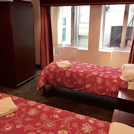 Four Stars Hotel Лондон Экстерьер фото
